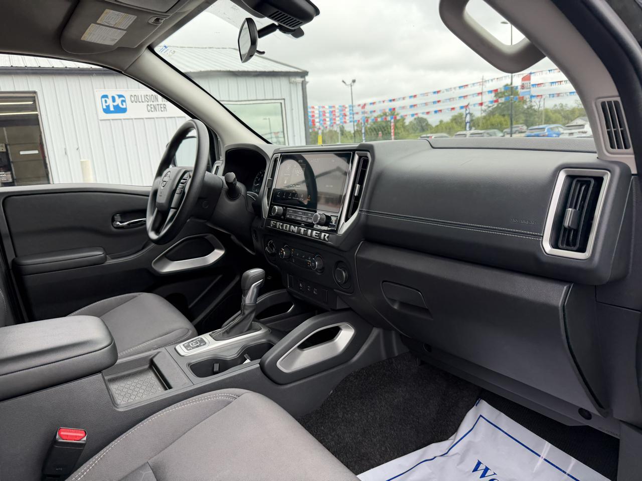 Nissan Frontier Crew Cab 4x4 SV 2026