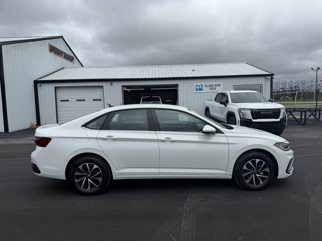 Volkswagen Jetta S Auto 2025