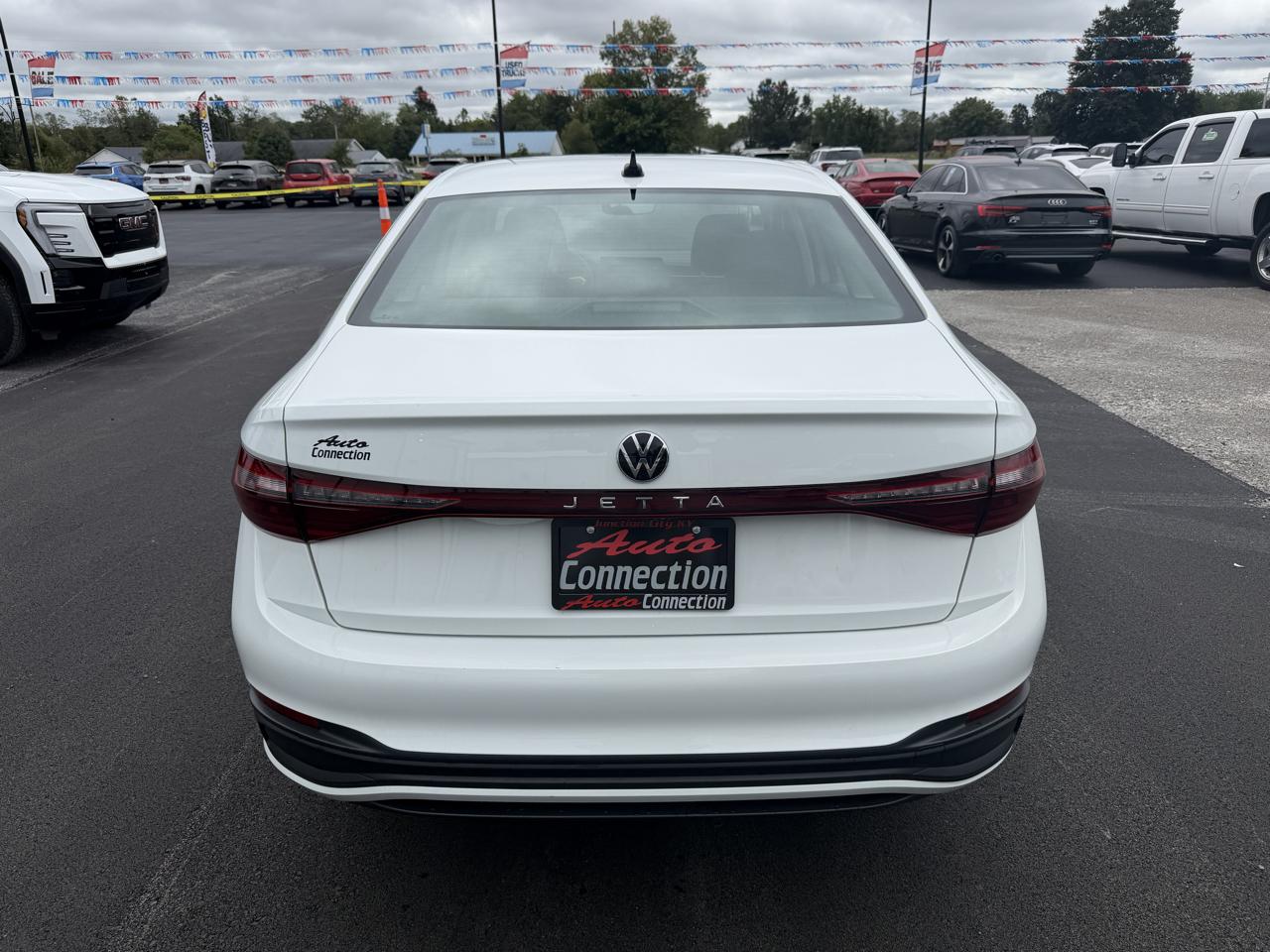 Volkswagen Jetta S Auto 2025