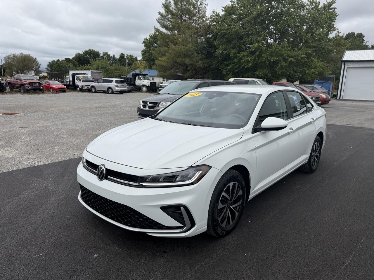 Volkswagen Jetta S Auto 2025