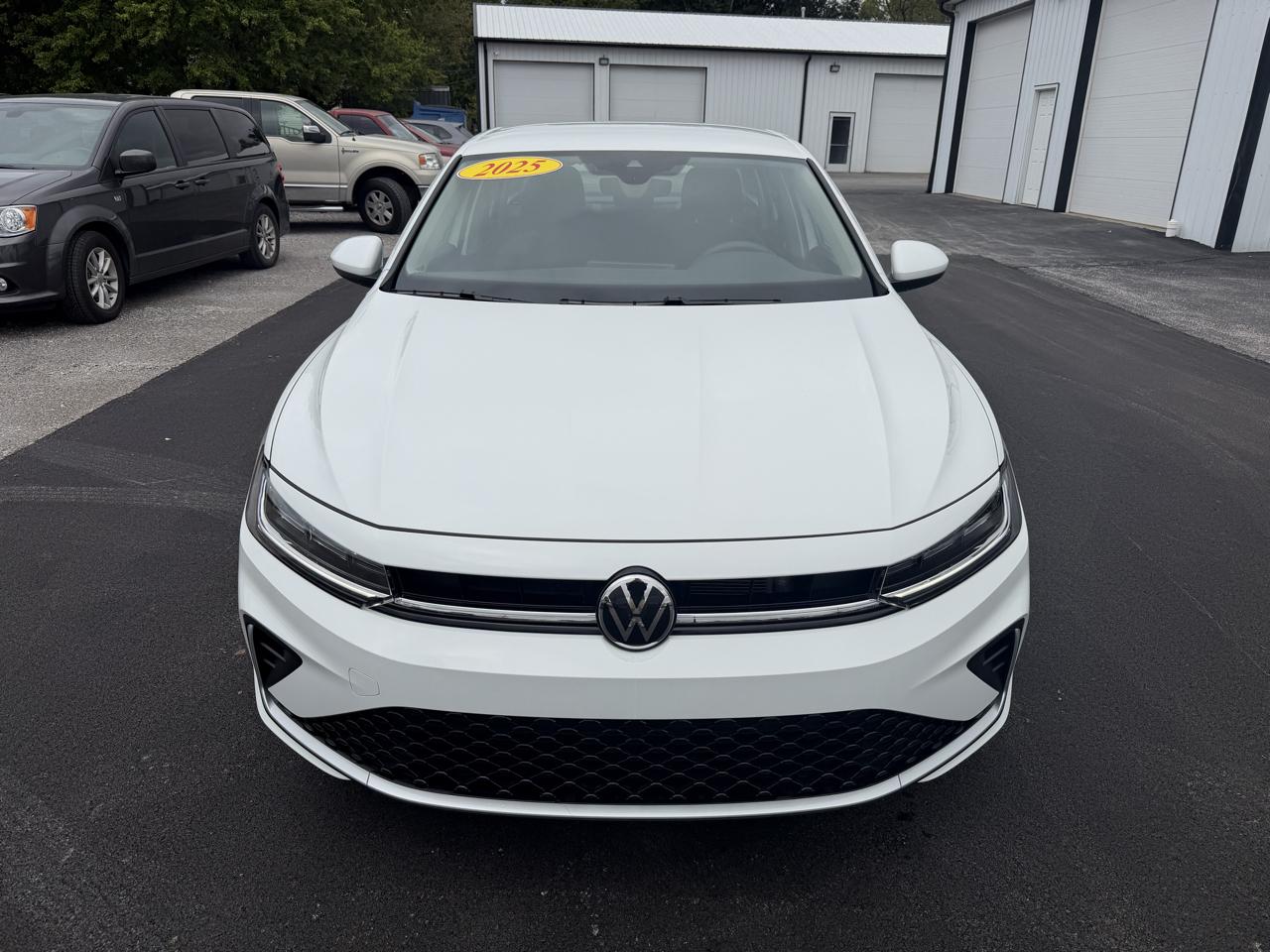 Volkswagen Jetta S Auto 2025