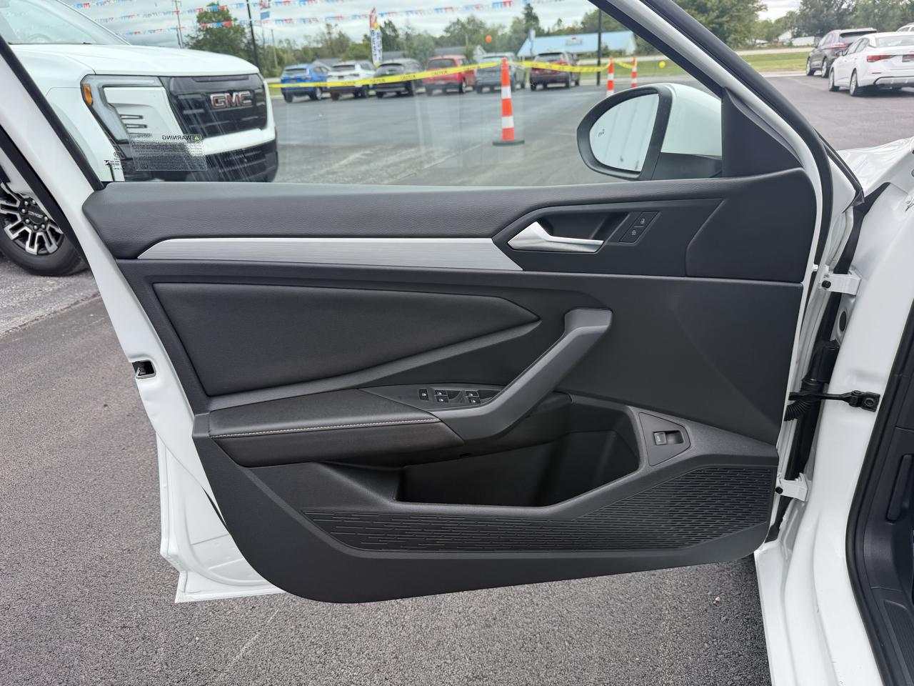 Volkswagen Jetta S Auto 2025