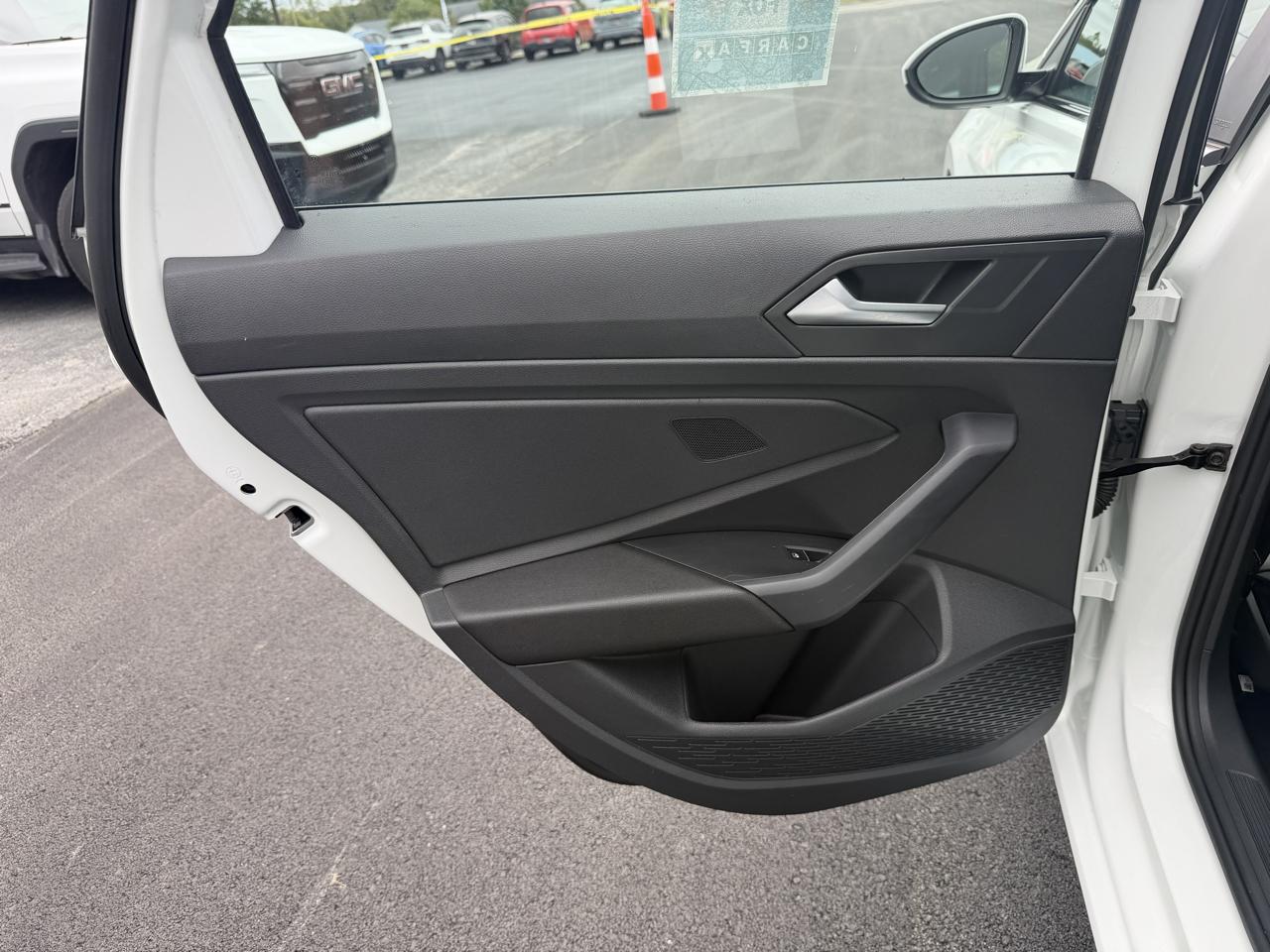 Volkswagen Jetta S Auto 2025