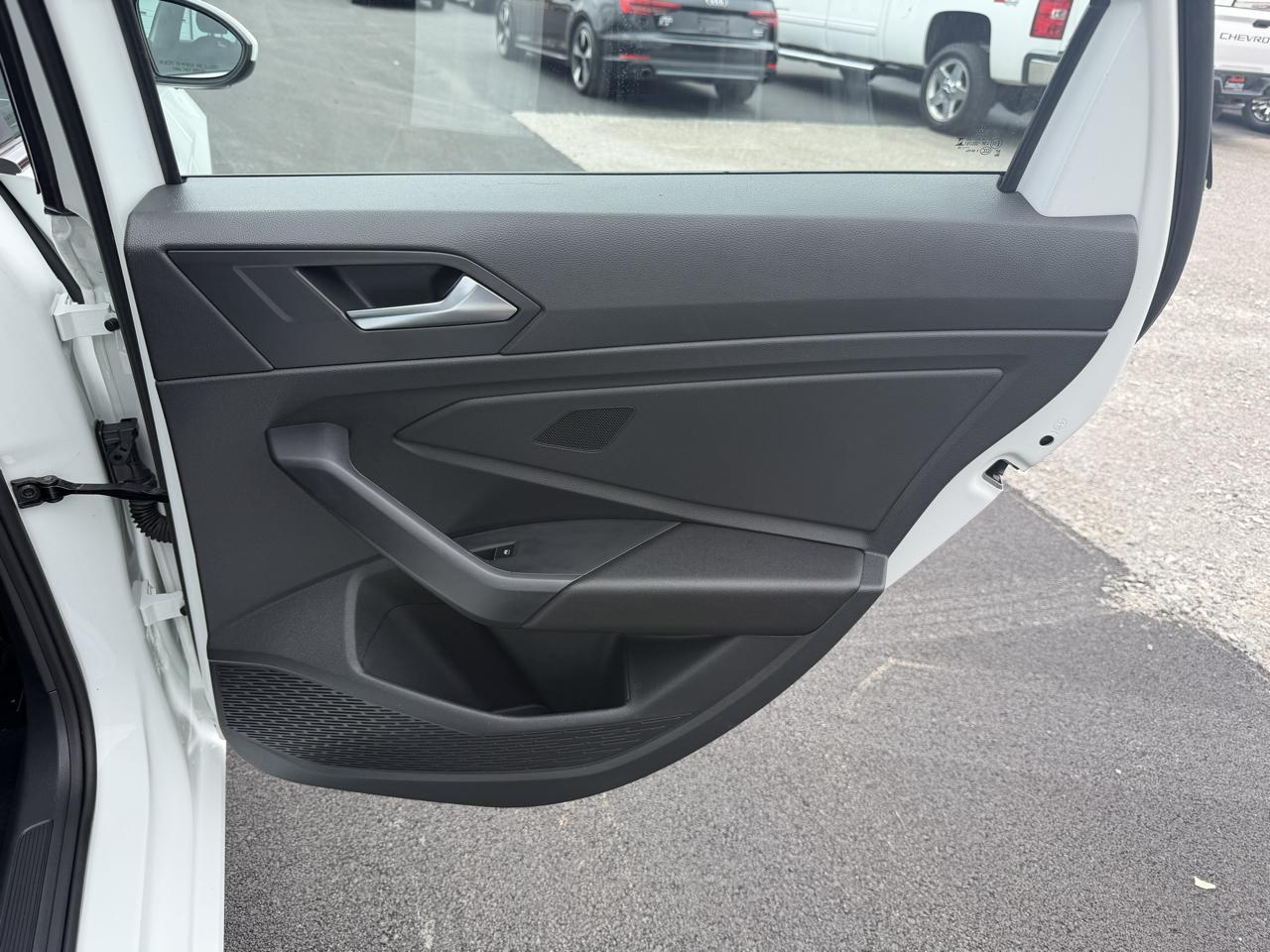 Volkswagen Jetta S Auto 2025