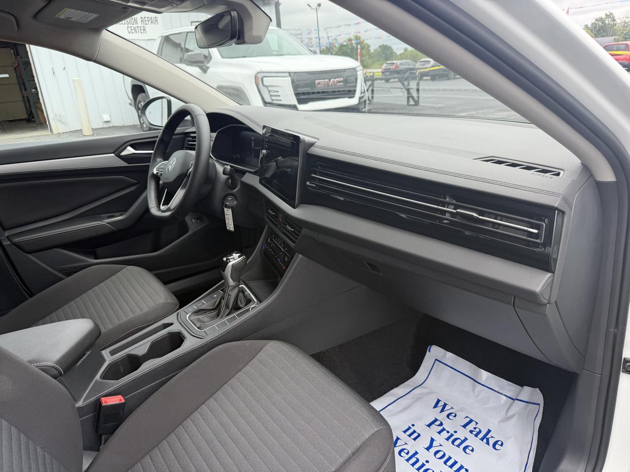 Volkswagen Jetta S Auto 2025