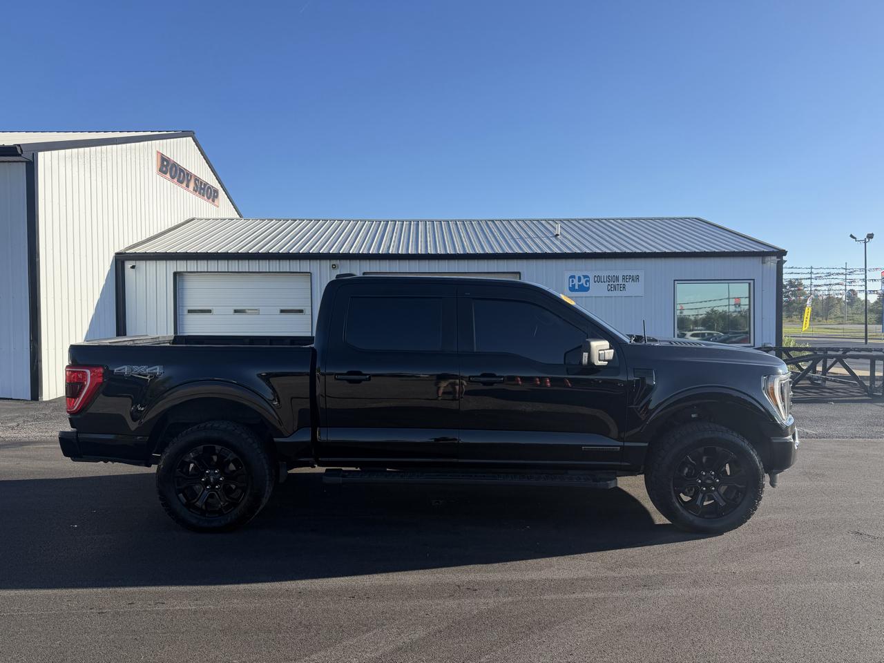 Ford F-150 4WD SuperCrew 139" XLT 2023