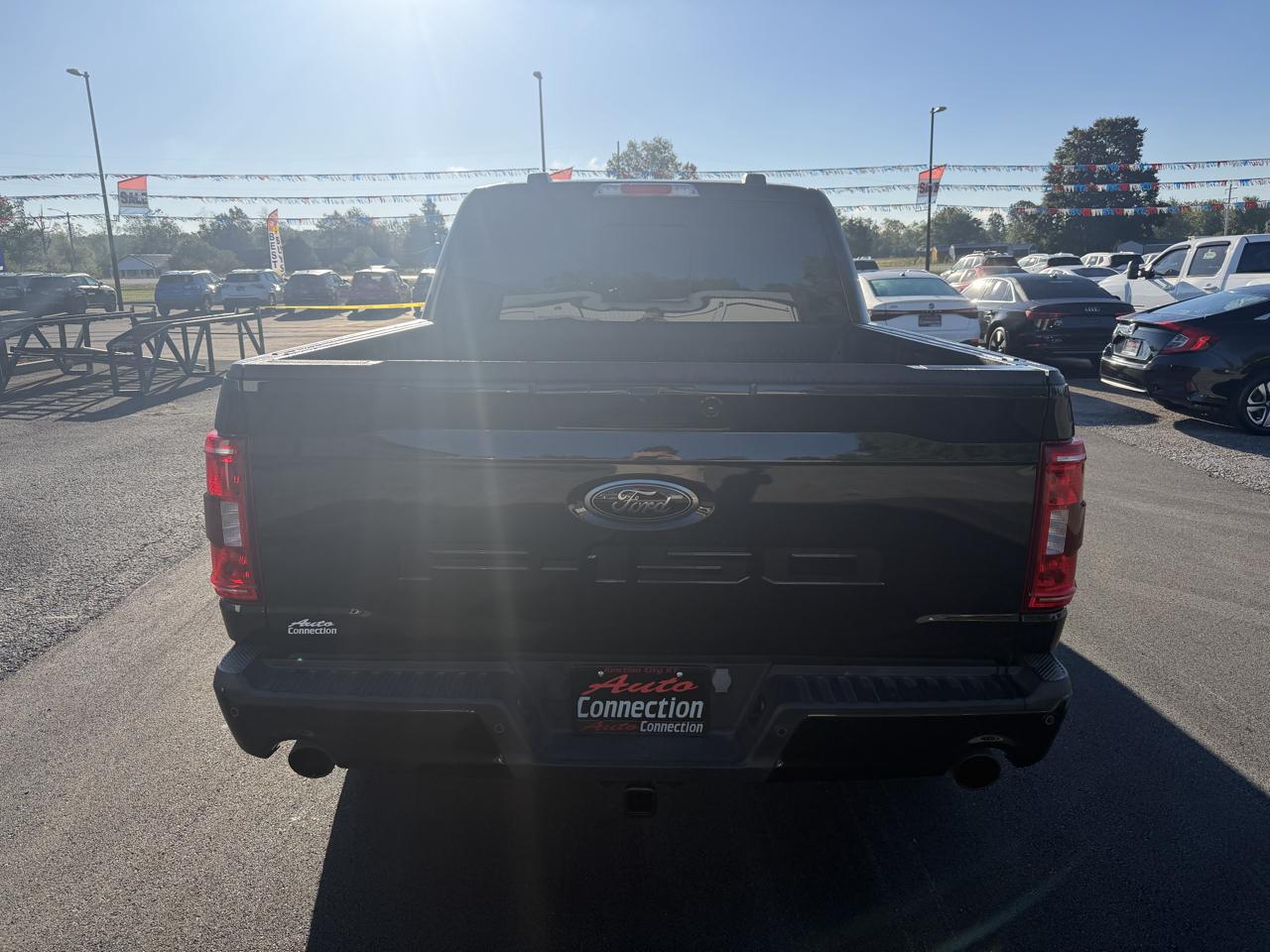 Ford F-150 4WD SuperCrew 139" XLT 2023