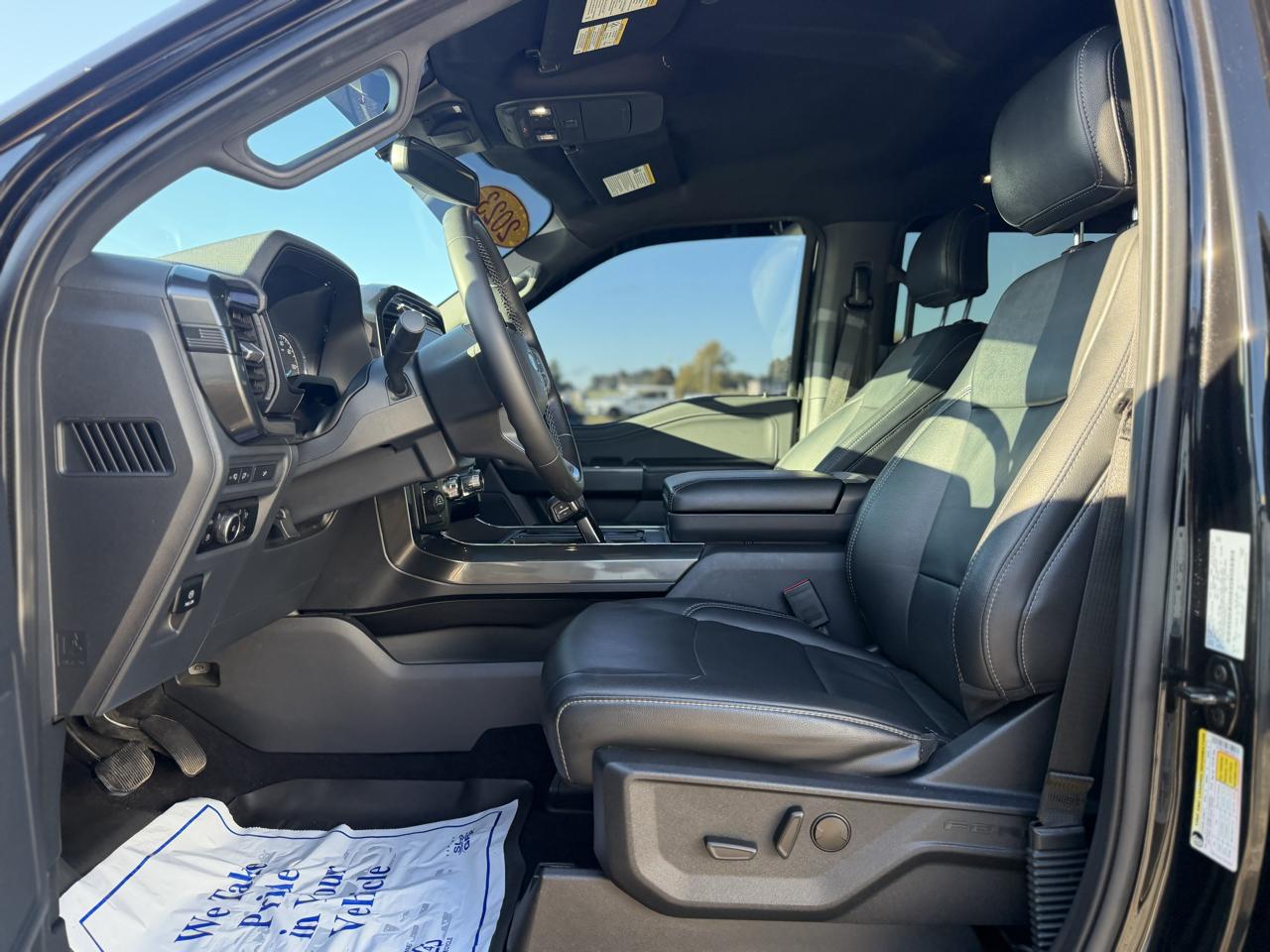 Ford F-150 4WD SuperCrew 139" XLT 2023