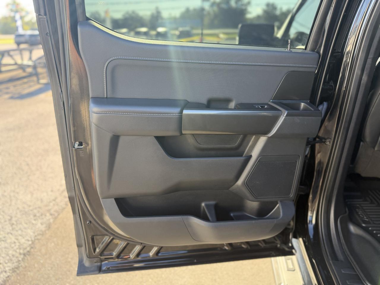 Ford F-150 4WD SuperCrew 139" XLT 2023