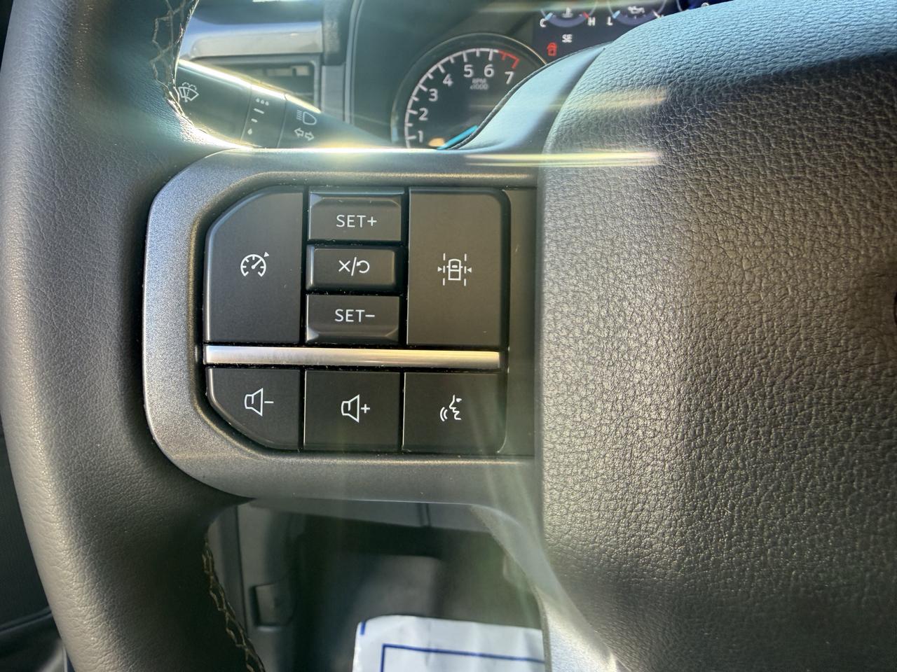 Ford F-150 4WD SuperCrew 139" XLT 2023