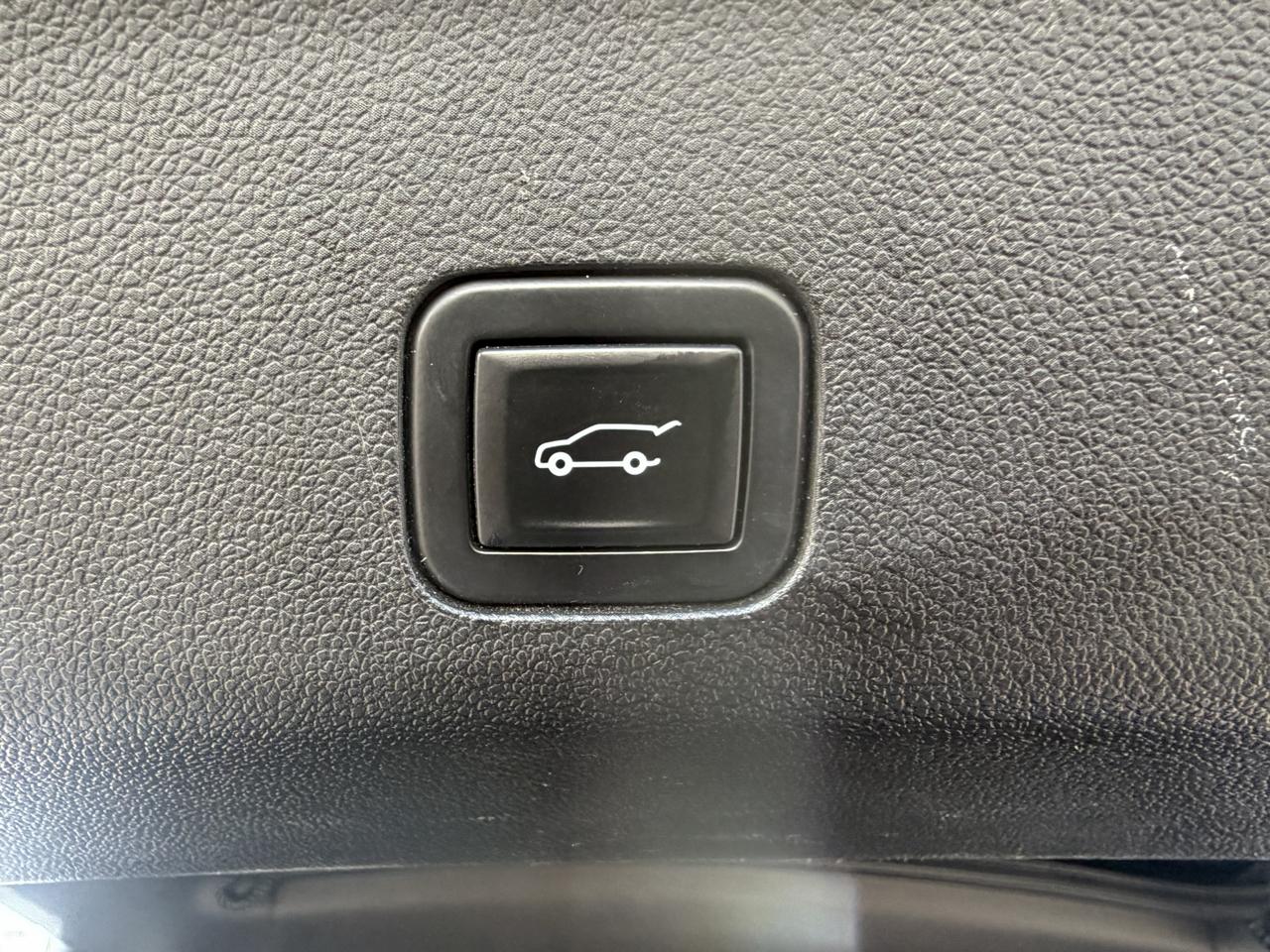 GMC Yukon 4WD 4dr SLT 2021