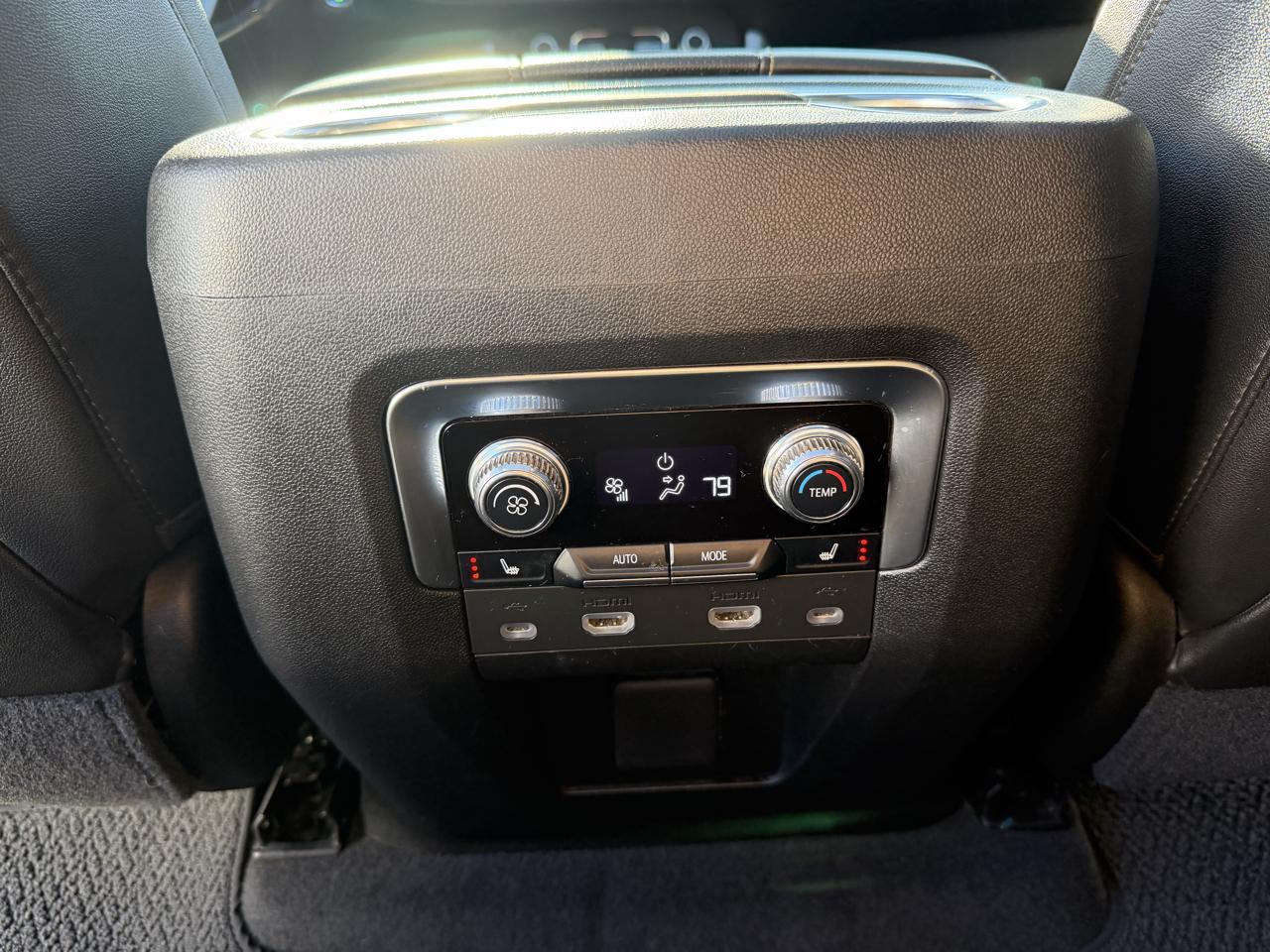 GMC Yukon 4WD 4dr SLT 2021