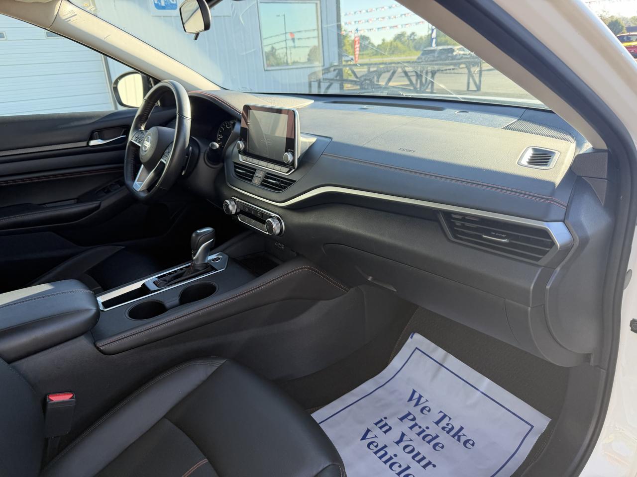 Nissan Altima 2.5 SR Sedan 2022