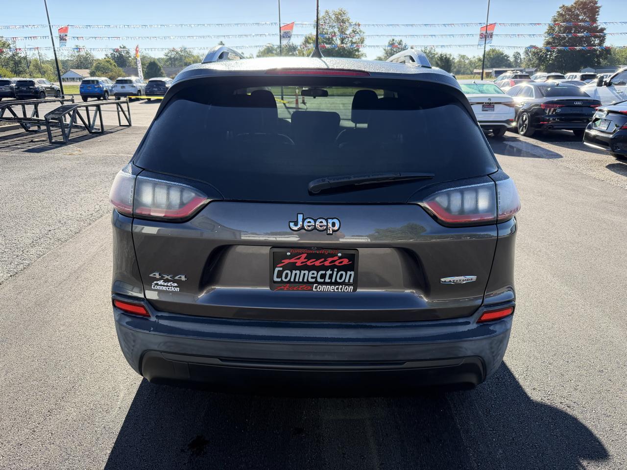 Jeep Cherokee photo 5