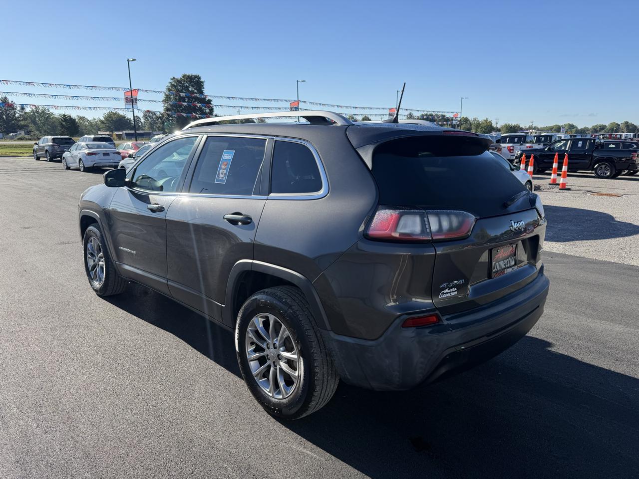 Jeep Cherokee photo 7