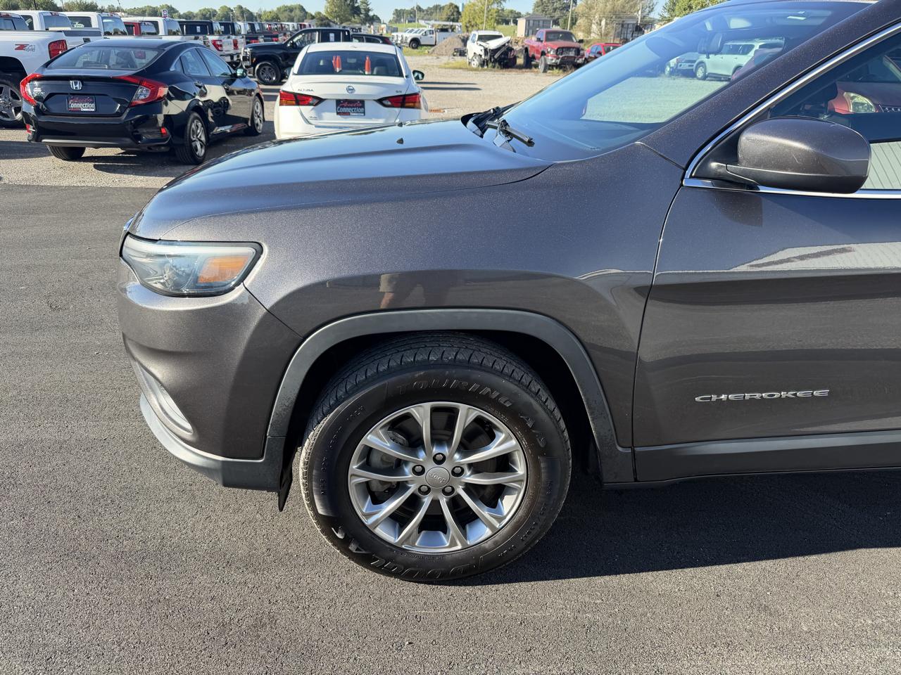 Jeep Cherokee photo 11