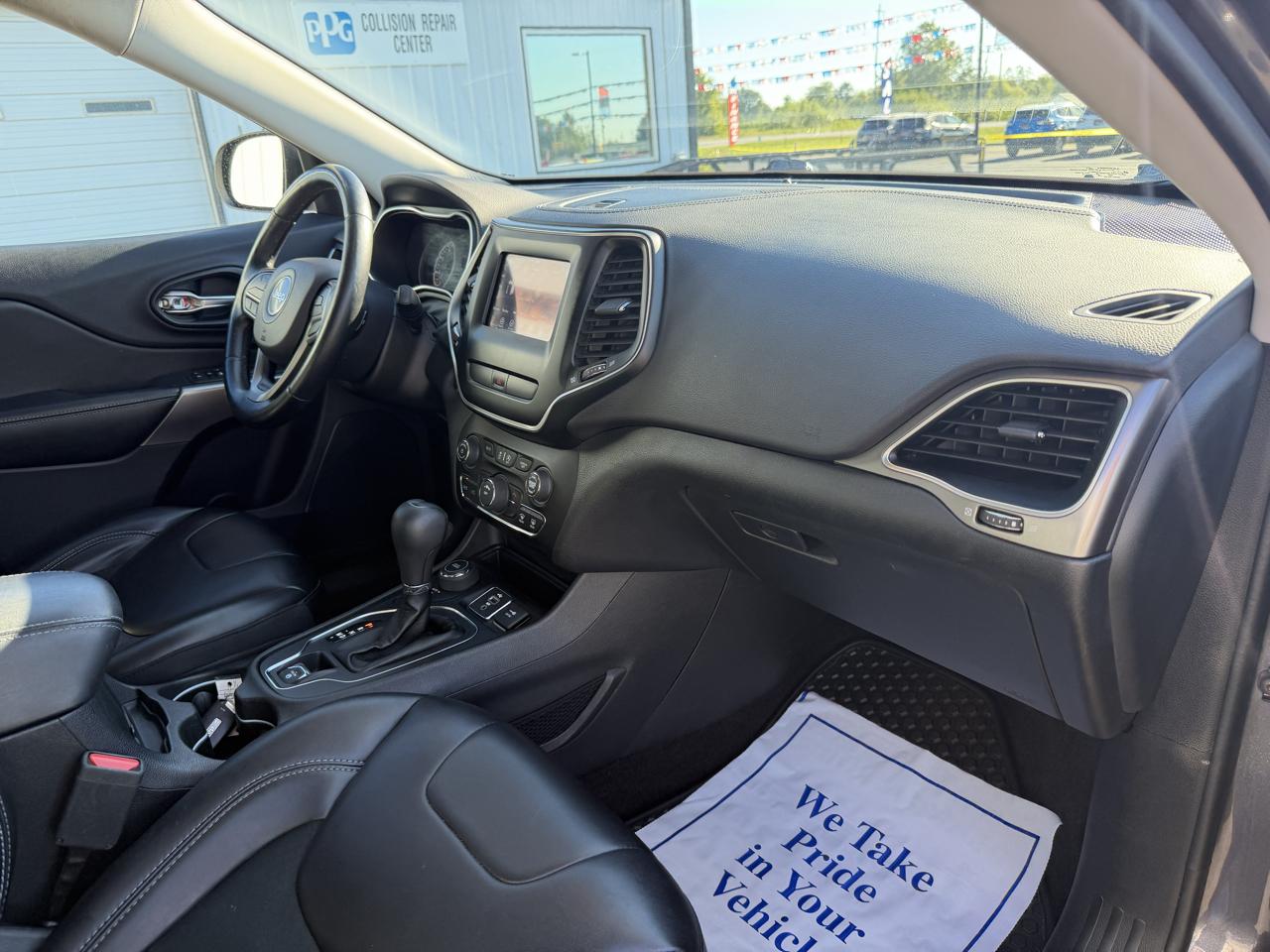 Jeep Cherokee photo 21