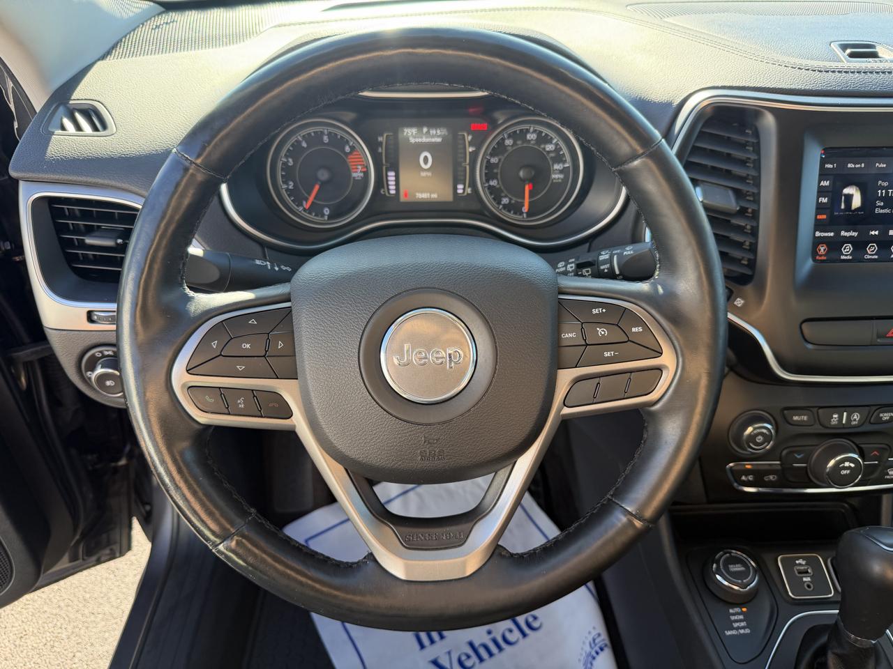 Jeep Cherokee photo 25