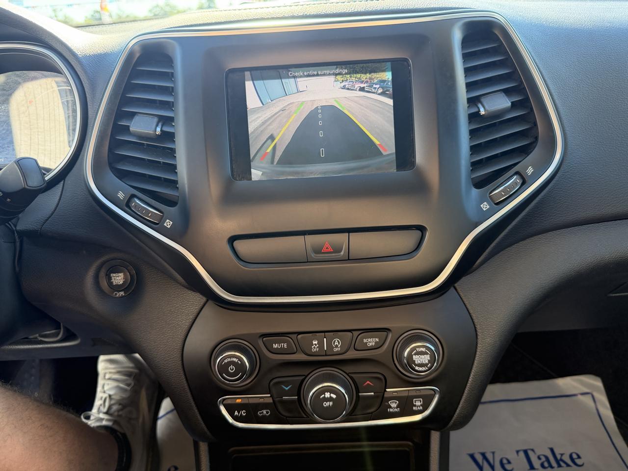 Jeep Cherokee photo 29