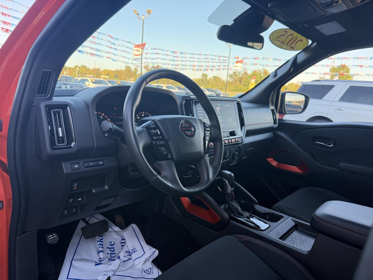 Nissan Frontier Crew Cab 4x4 PRO-4X 2025