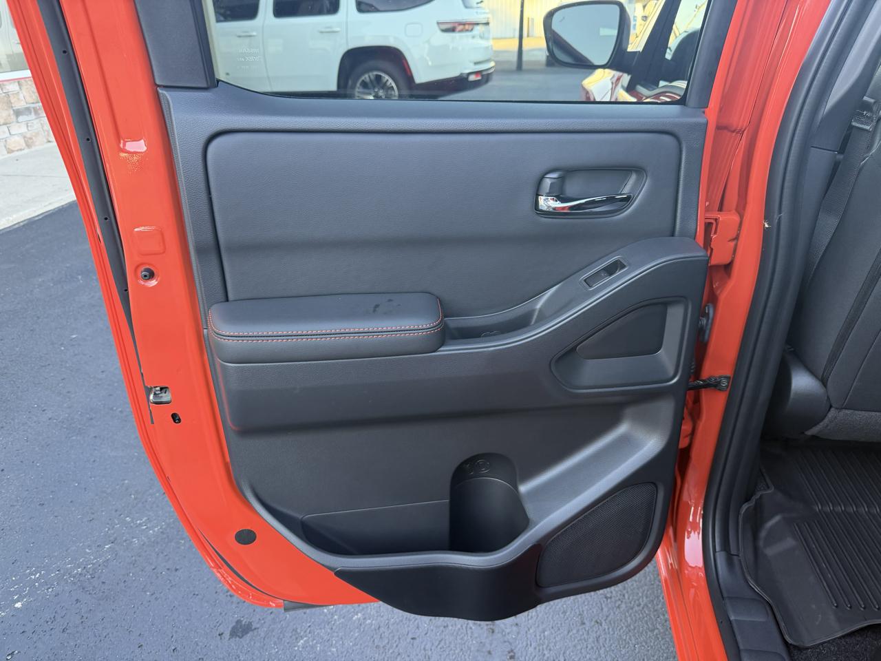 Nissan Frontier Crew Cab 4x4 PRO-4X 2025