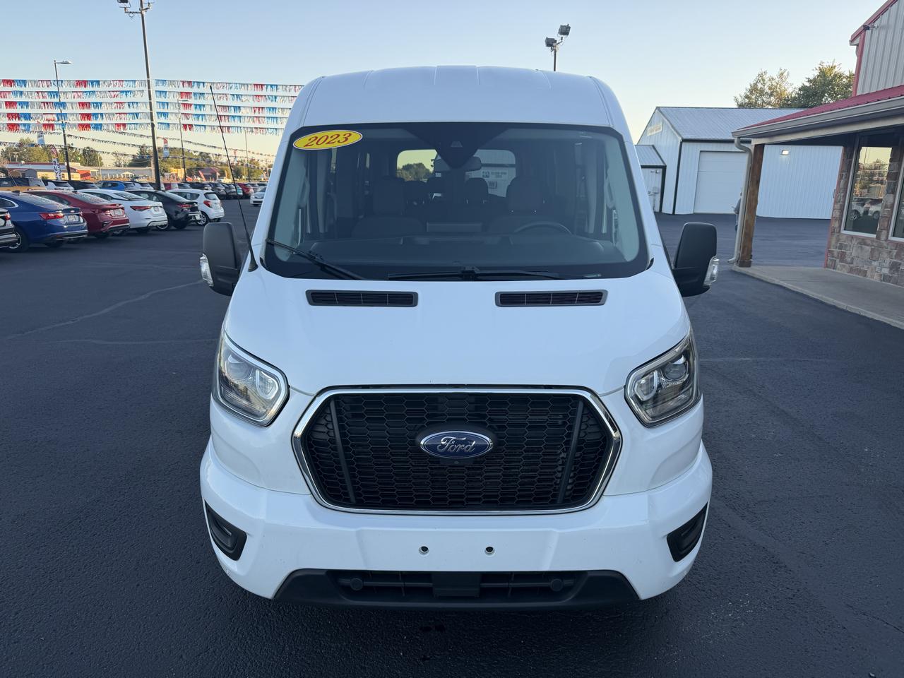 Ford Transit Passenger Wagon T-350 148" Med Roof XLT RWD 2023