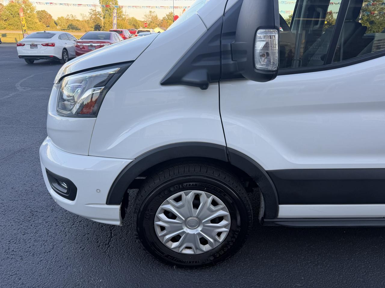 Ford Transit Passenger Wagon T-350 148" Med Roof XLT RWD 2023