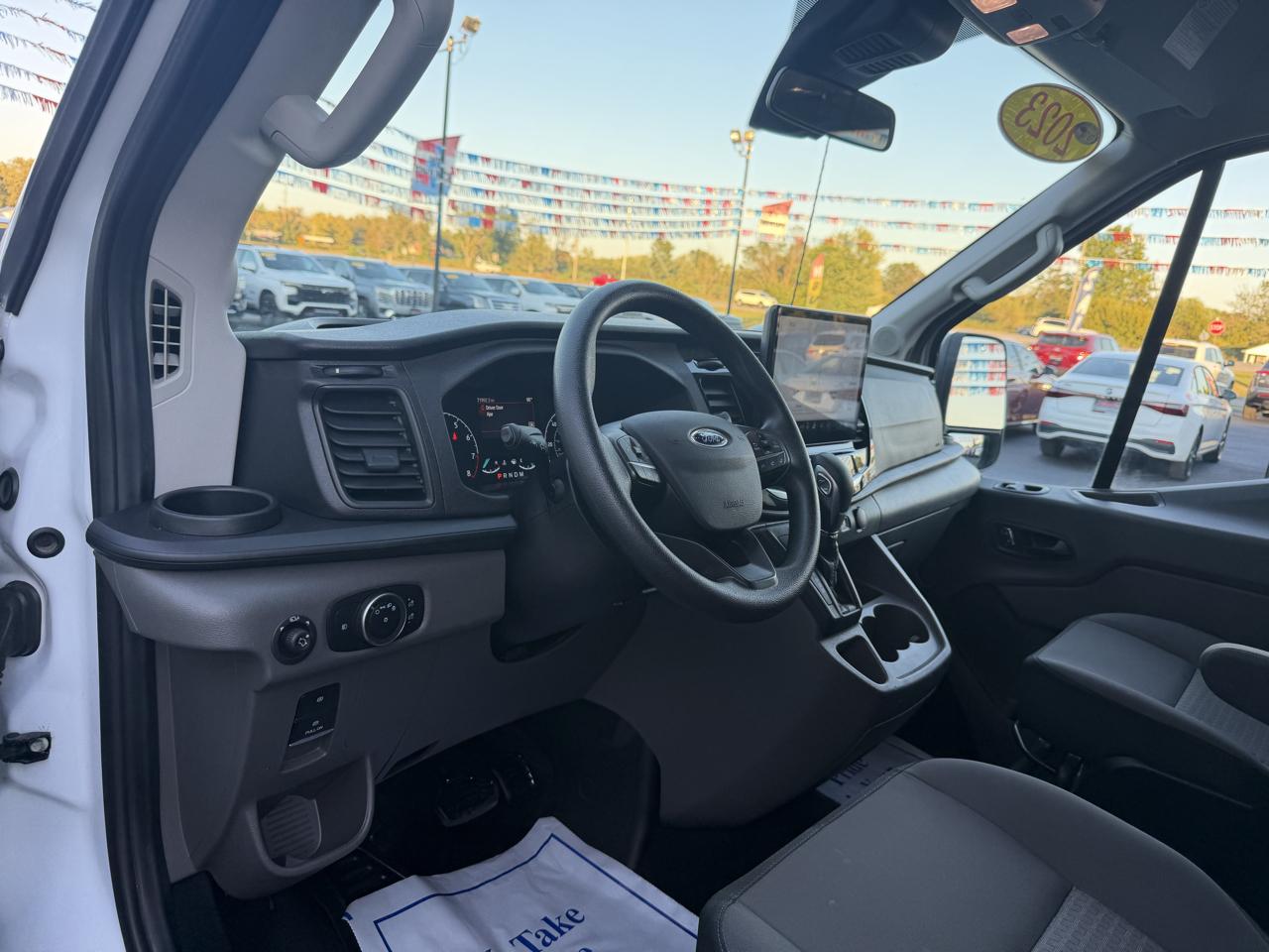 Ford Transit Passenger Wagon T-350 148" Med Roof XLT RWD 2023