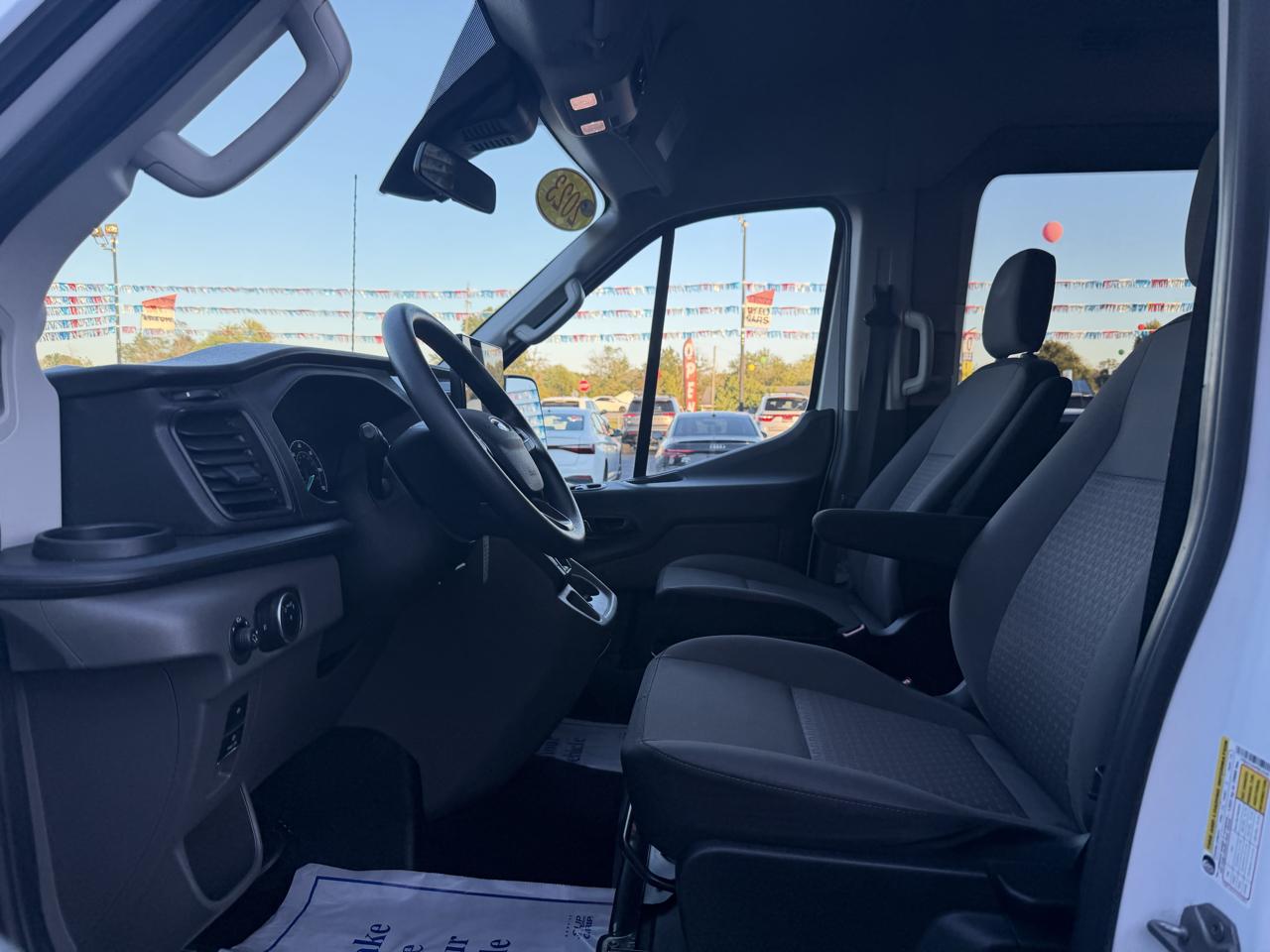 Ford Transit Passenger Wagon T-350 148" Med Roof XLT RWD 2023