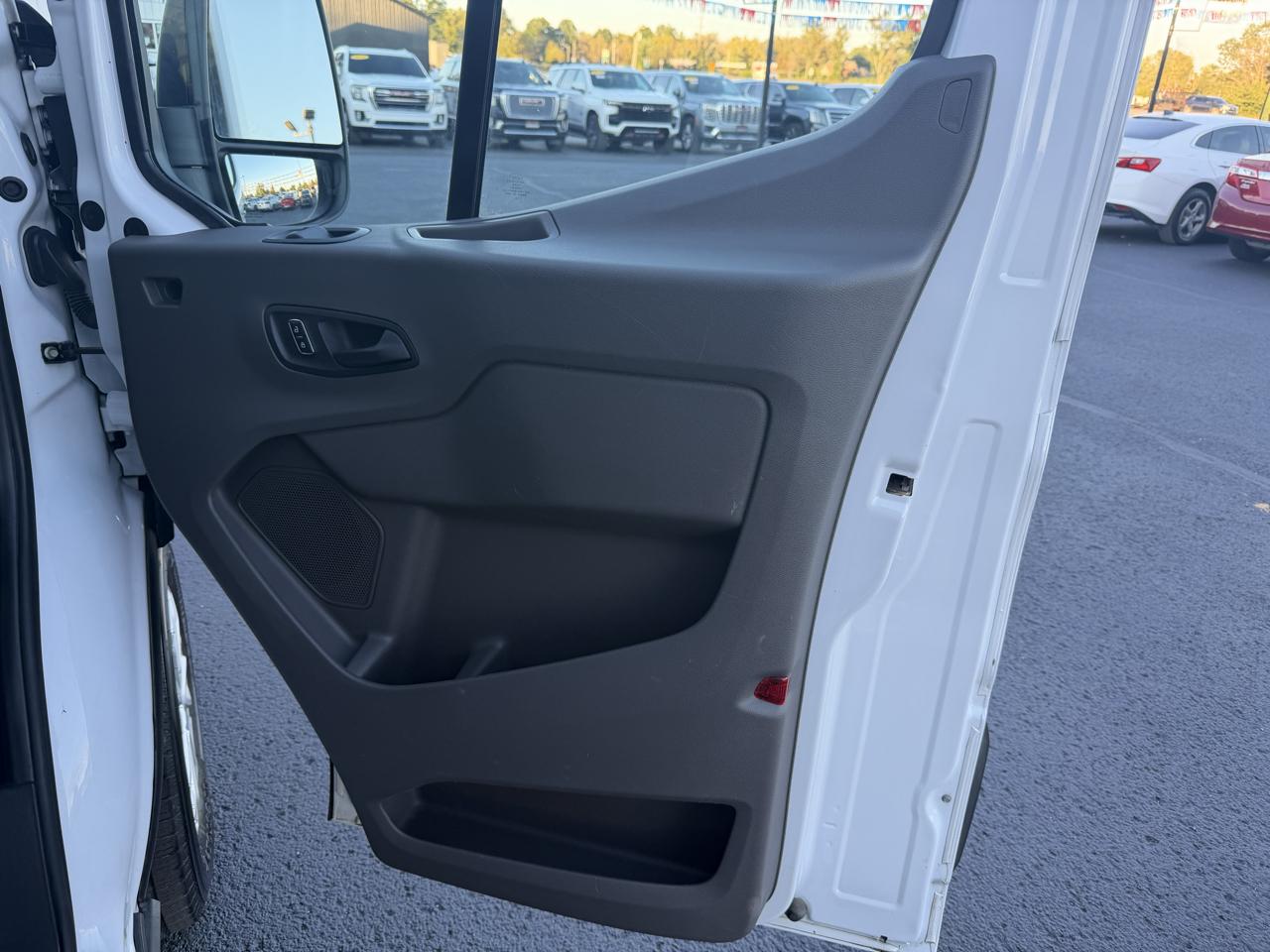 Ford Transit Passenger Wagon T-350 148" Med Roof XLT RWD 2023