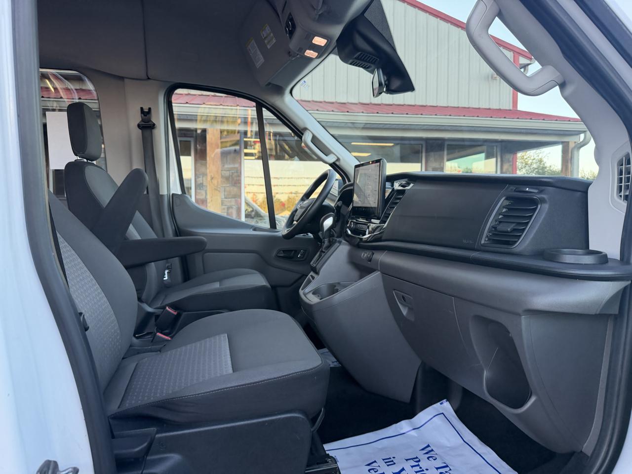 Ford Transit Passenger Wagon T-350 148" Med Roof XLT RWD 2023