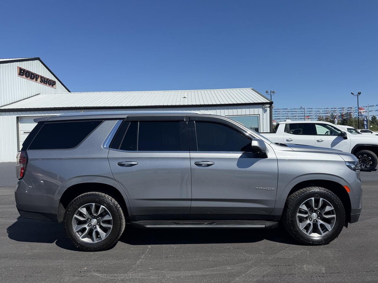 Chevrolet Tahoe photo 3