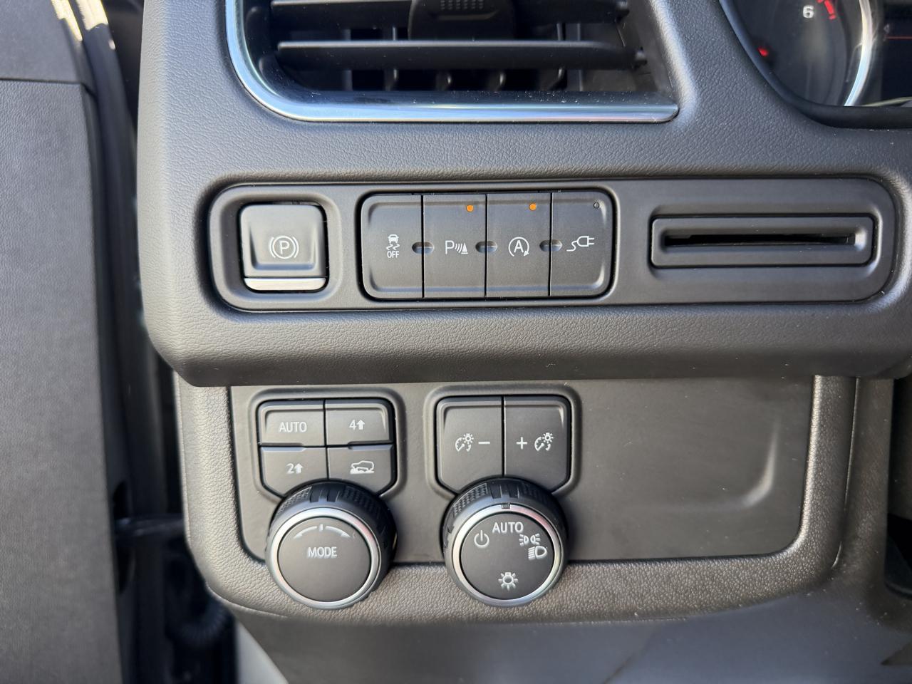Chevrolet Tahoe photo 28