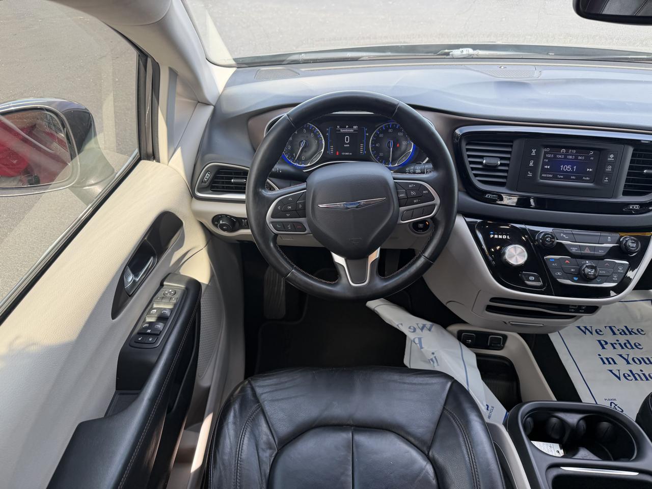 Chrysler Pacifica photo 15