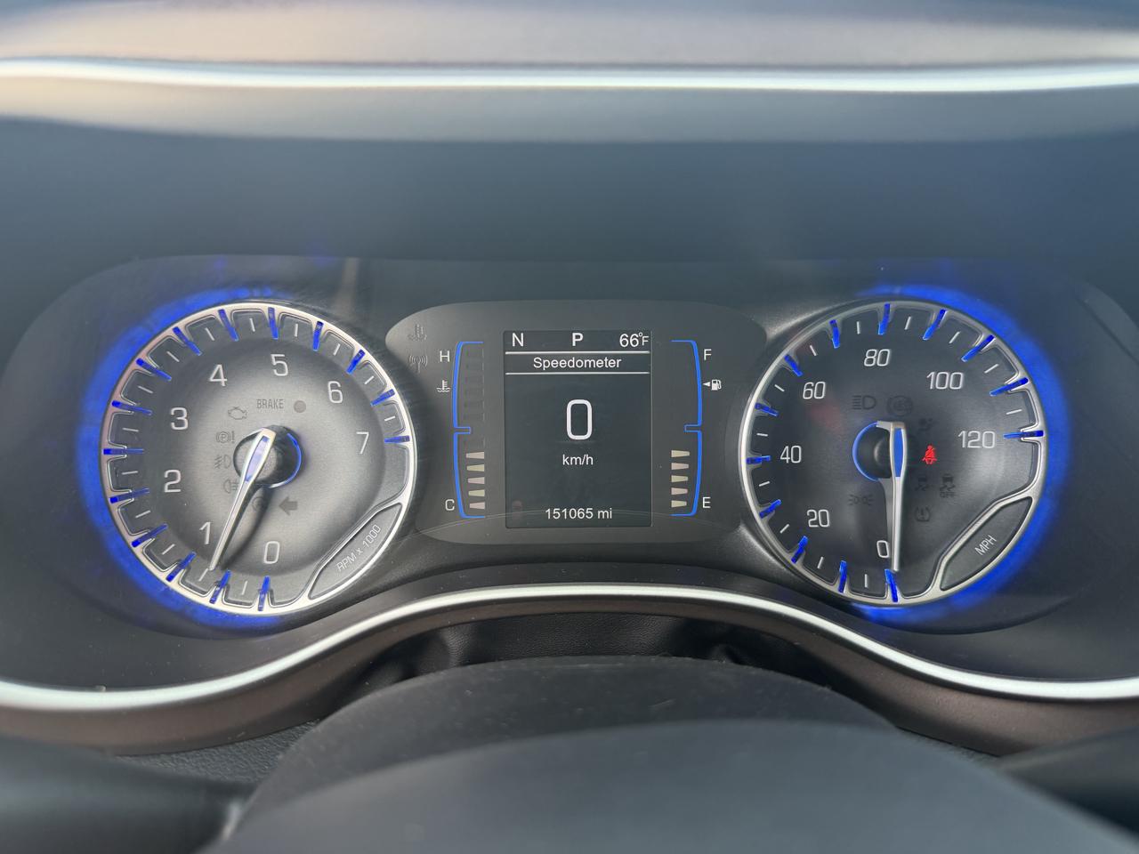 Chrysler Pacifica photo 26