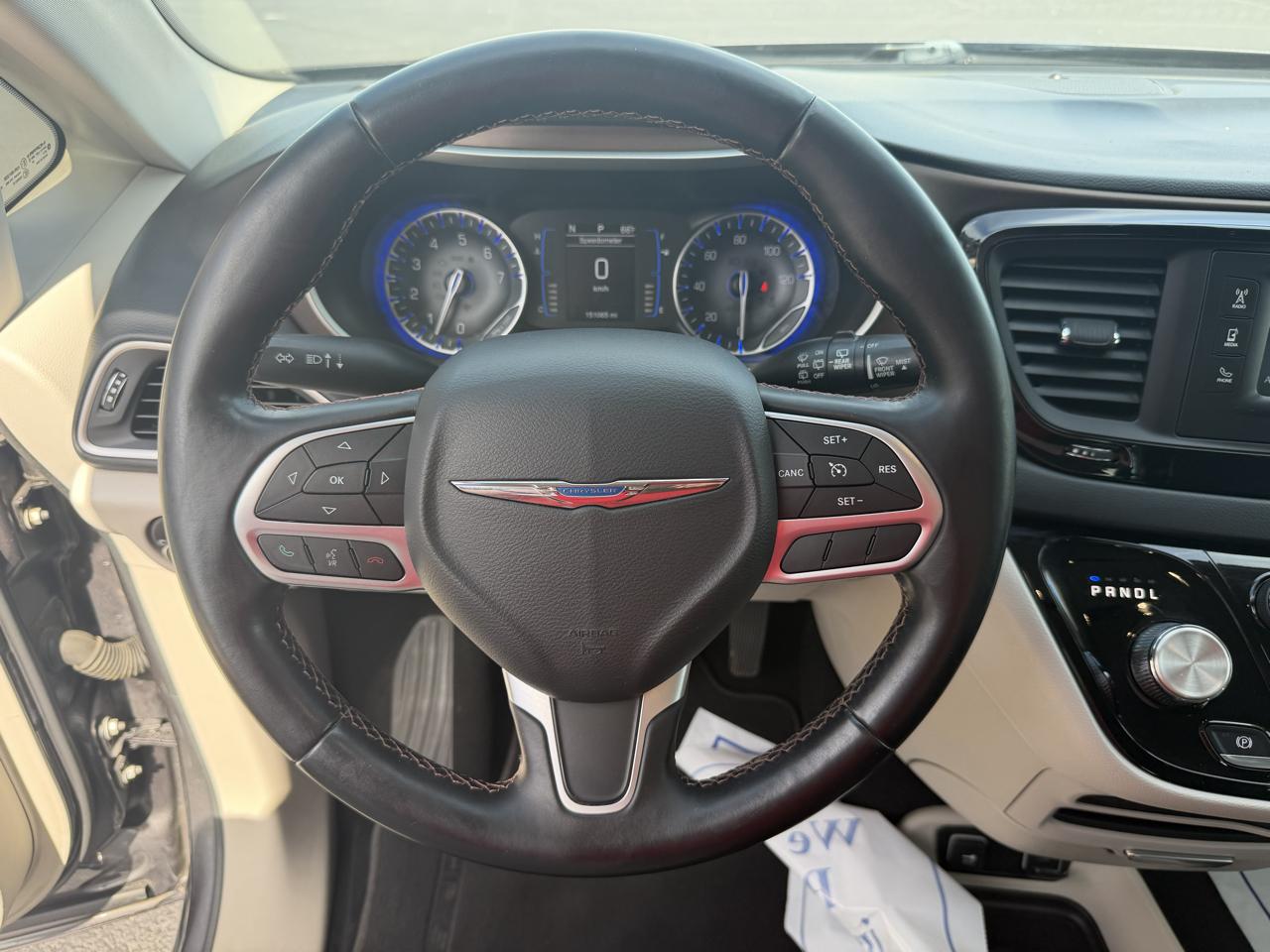 Chrysler Pacifica photo 27