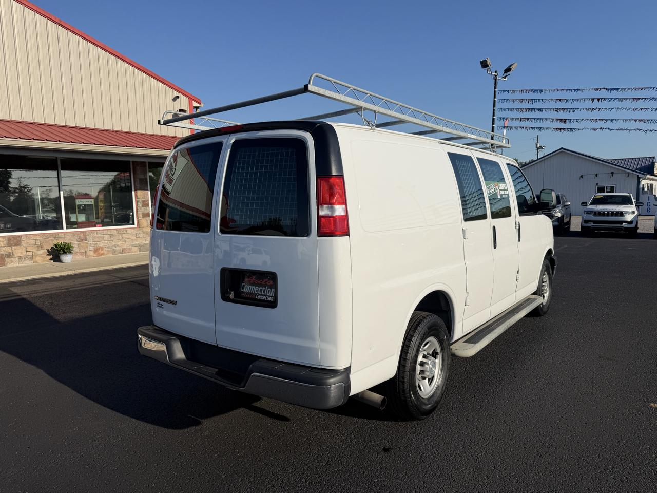Chevrolet Express Cargo Van RWD 2500 135" 2021