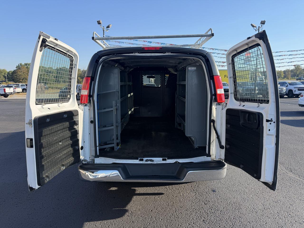 Chevrolet Express Cargo Van RWD 2500 135" 2021
