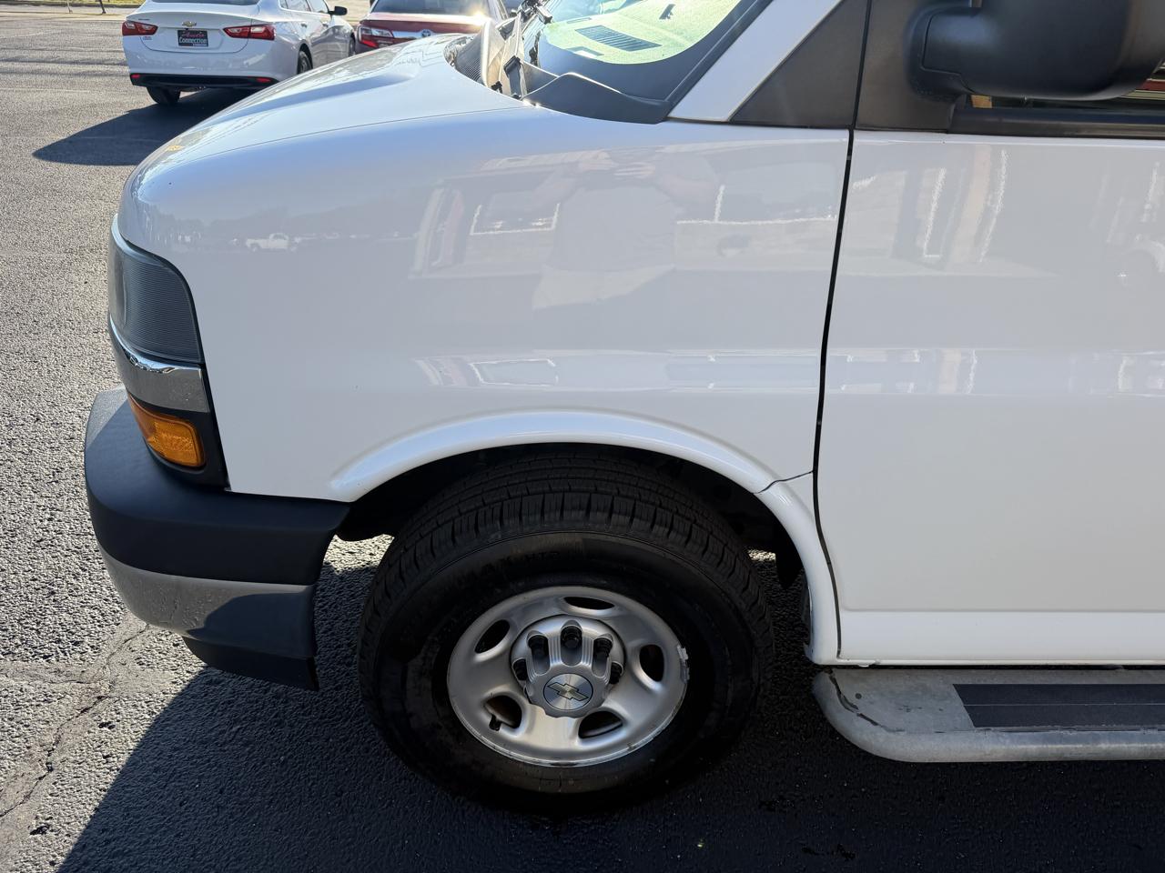 Chevrolet Express Cargo Van RWD 2500 135" 2021