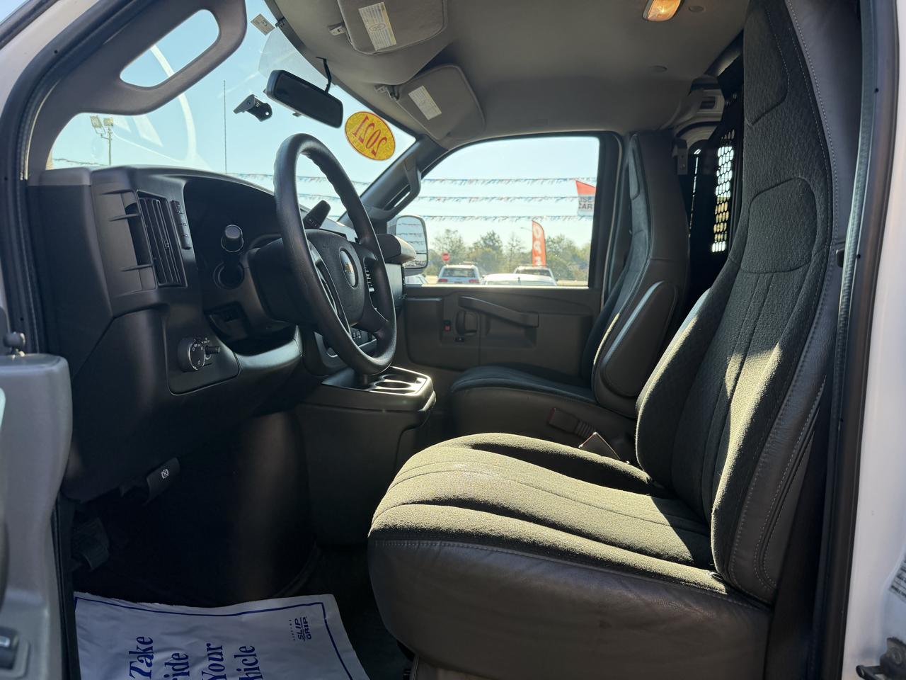 Chevrolet Express Cargo Van RWD 2500 135" 2021