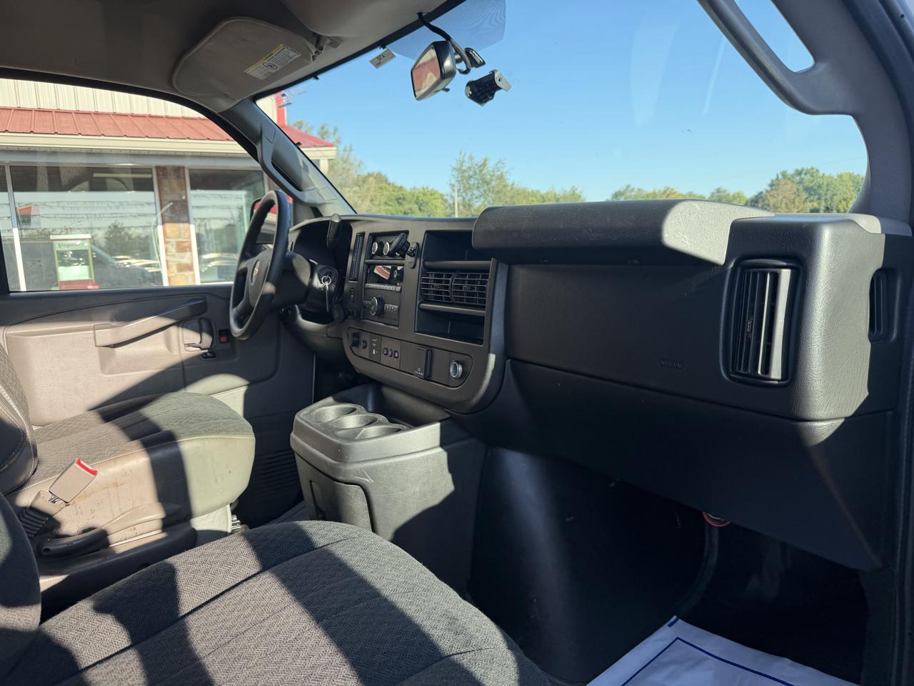 Chevrolet Express Cargo Van RWD 2500 135" 2021