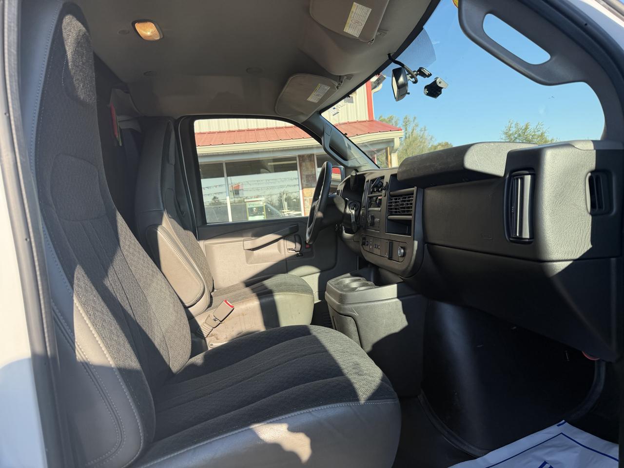 Chevrolet Express Cargo Van RWD 2500 135" 2021