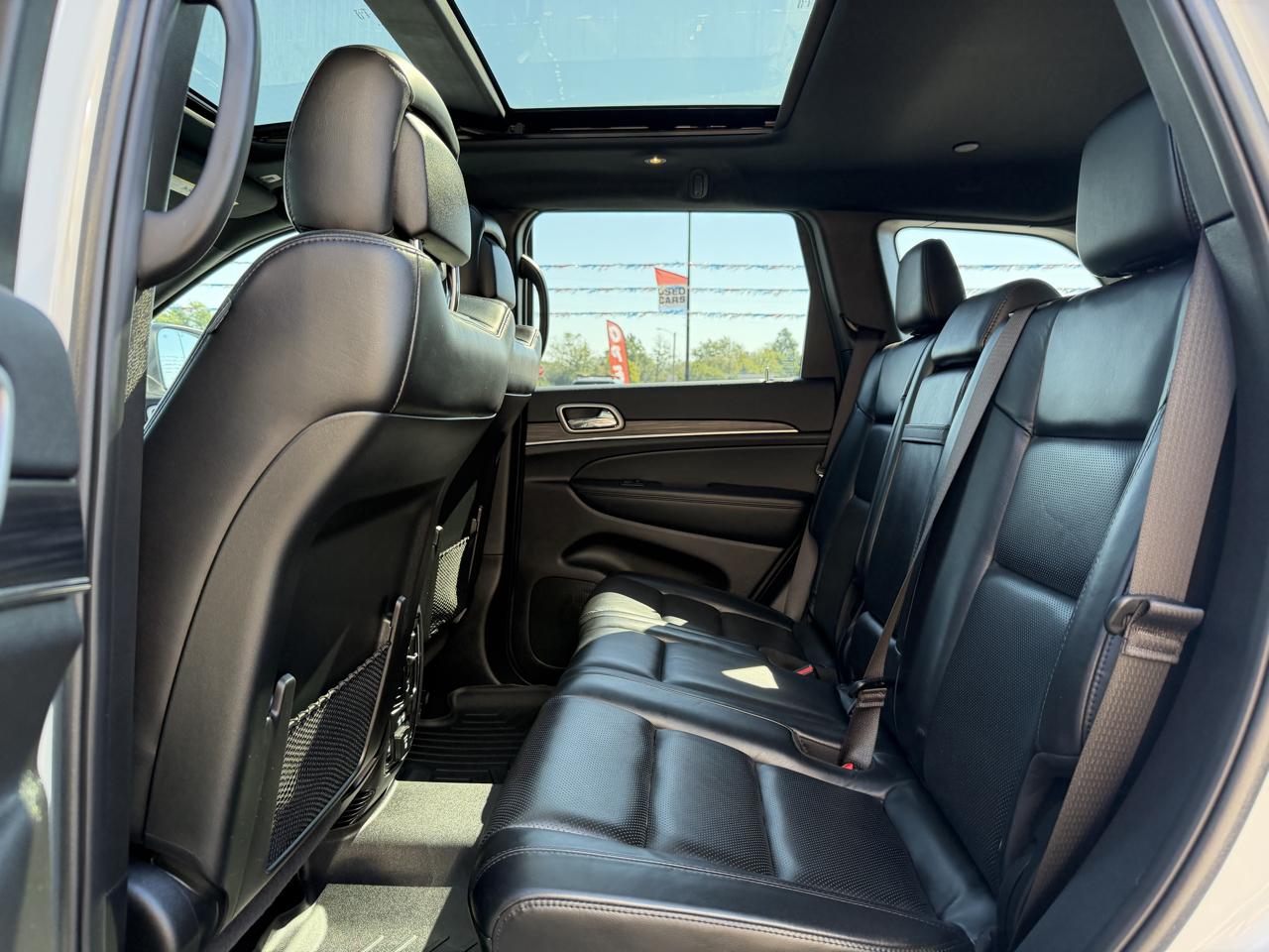 Jeep Grand Cherokee photo 17