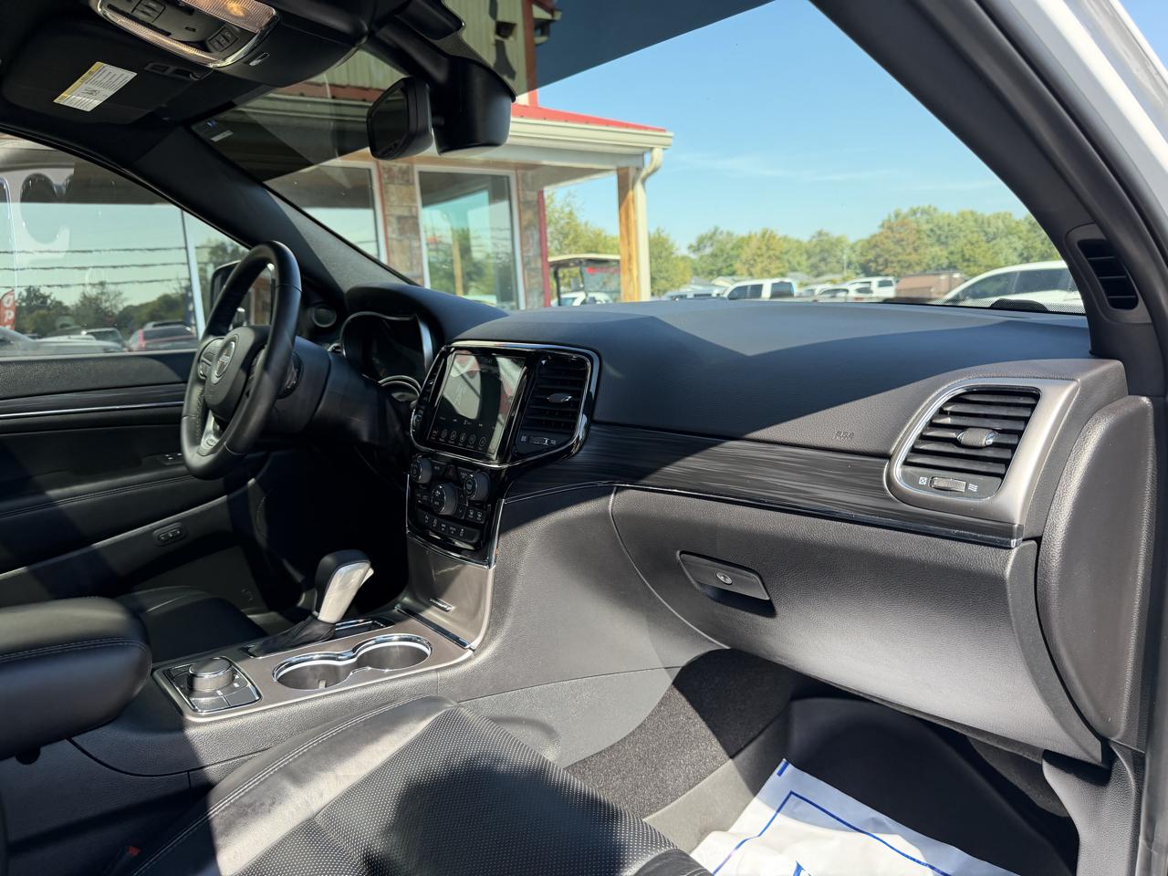 Jeep Grand Cherokee photo 22