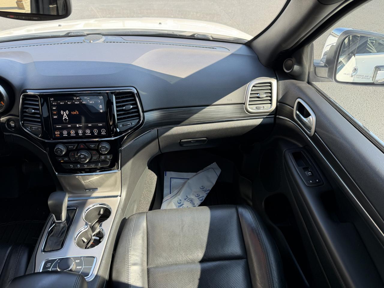 Jeep Grand Cherokee photo 24