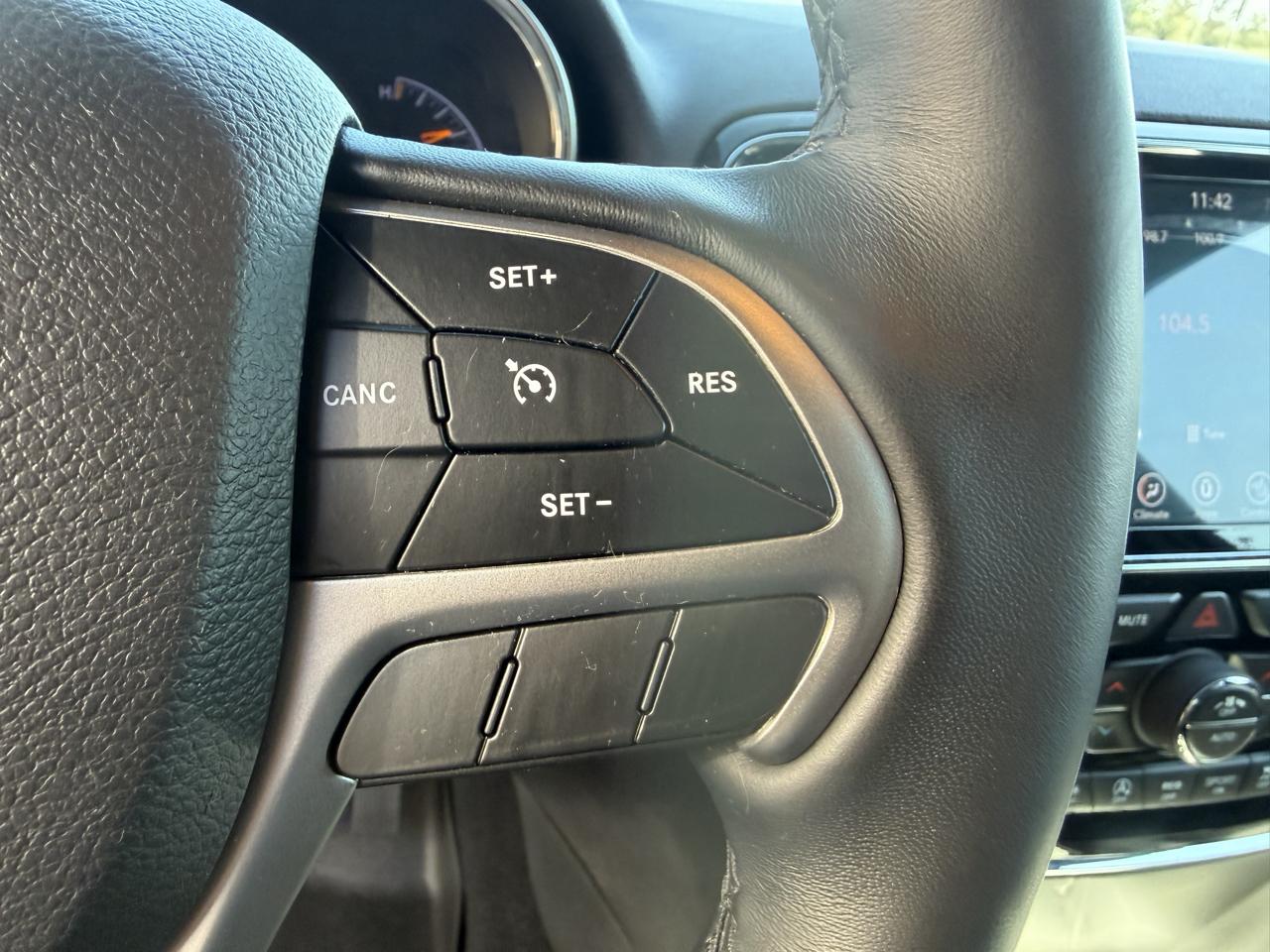 Jeep Grand Cherokee photo 28