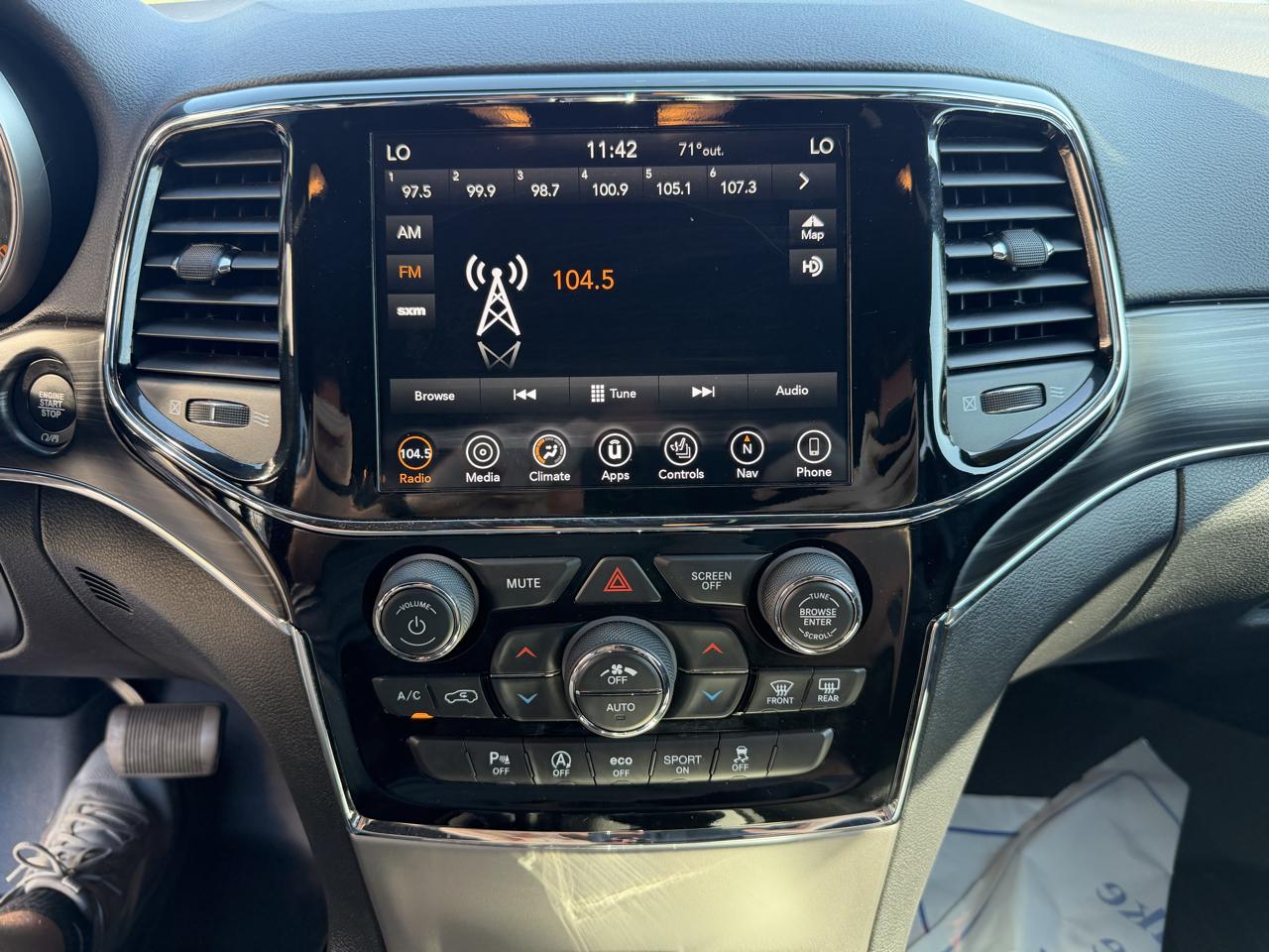 Jeep Grand Cherokee photo 29