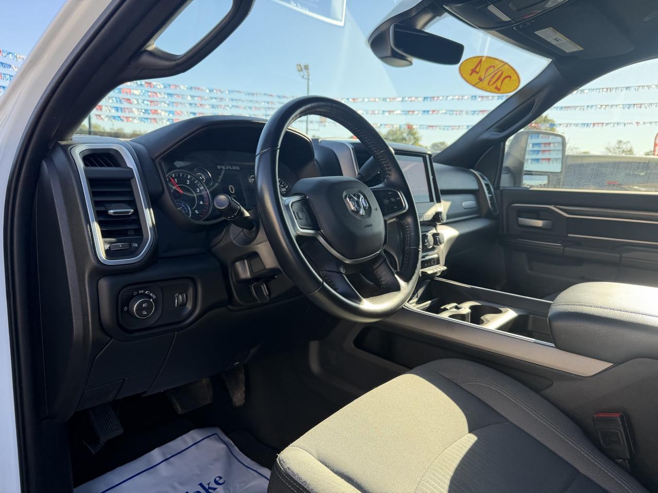RAM 2500 Big Horn 4x4 Crew Cab 6'4" Box 2024
