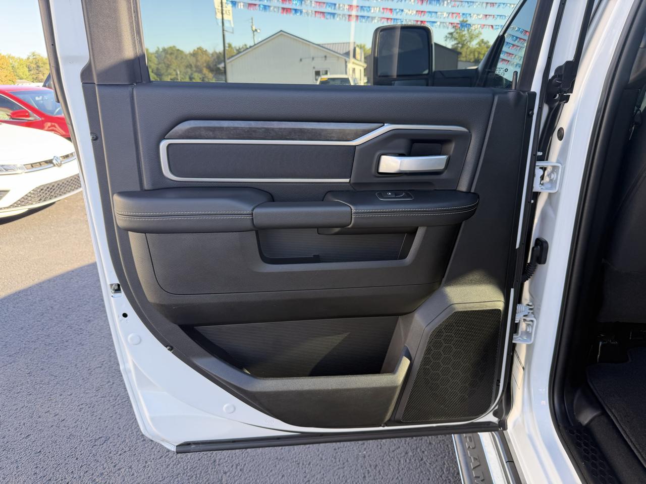RAM 2500 Big Horn 4x4 Crew Cab 6'4" Box 2024