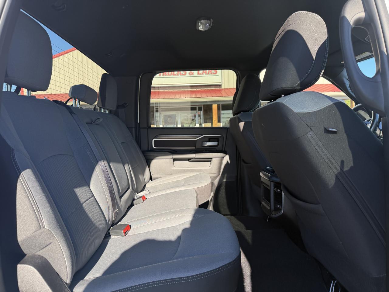 RAM 2500 Big Horn 4x4 Crew Cab 6'4" Box 2024